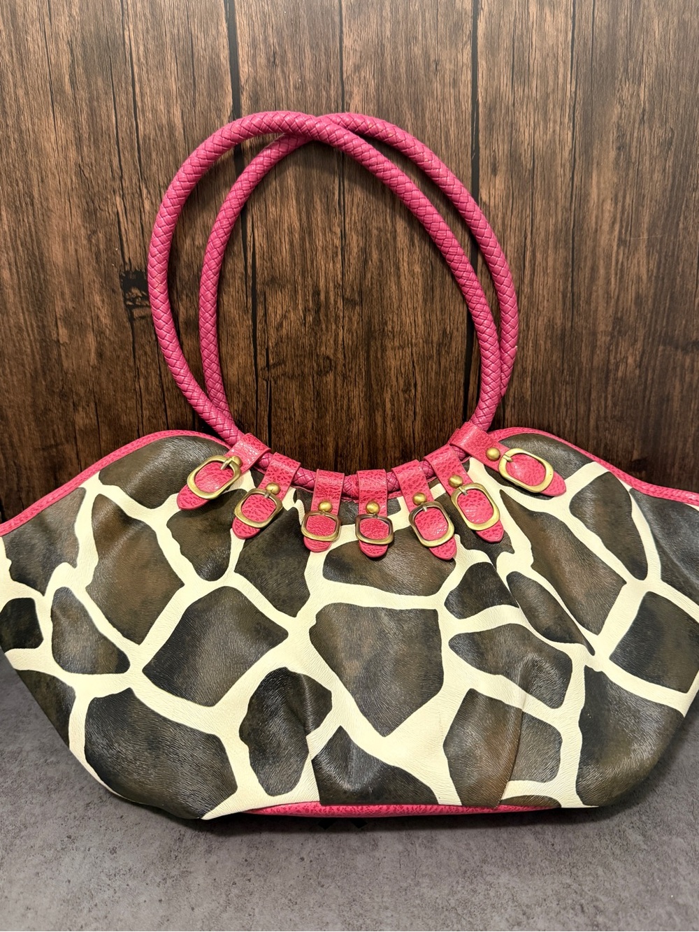 Giraffe-Pattern Tote with Pink Trim and Braided Handles and matching wallet
